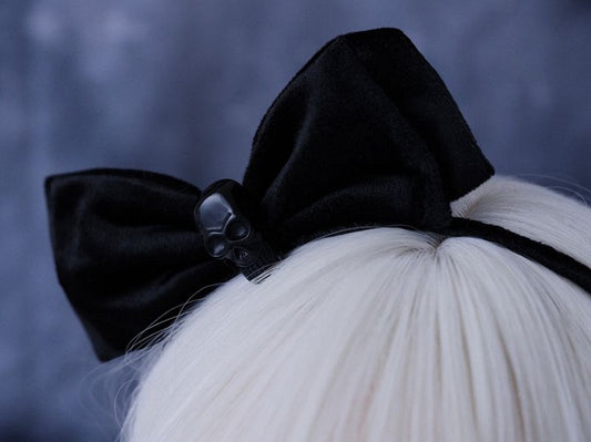 Black Gothic Skull Bow KC