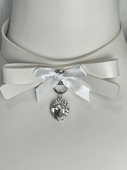 Black/White Rhinestone Heart Pendant Bowknot Design Choker