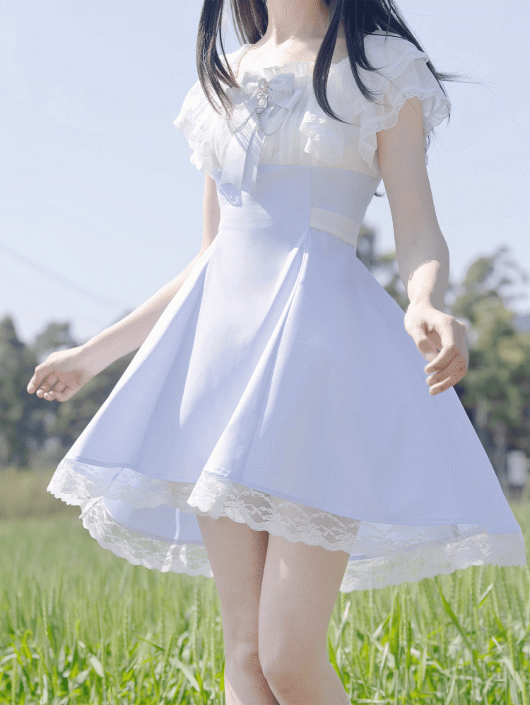 Jirai Kei Light Blue High Waist Lace Trim Dress with Chains Decorated Bowtie