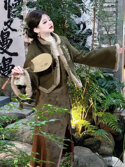 Plus Size Bamboo leaves Embroidery Green Coat Plush Trim