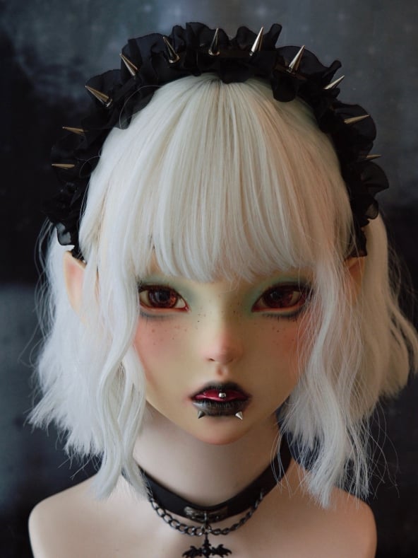 Black Ruffle Trim With Stud KC