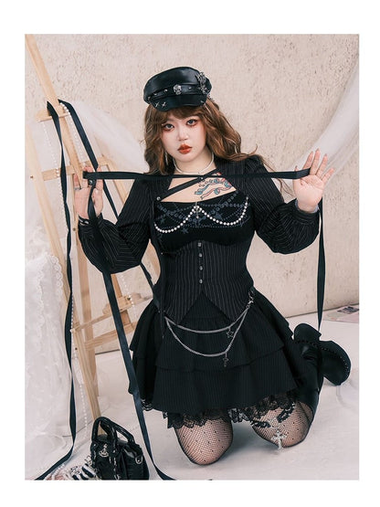 Plus Size Y2K Gothic Black Striped Tiered Skirt with Floral Embroidered Lace Trim