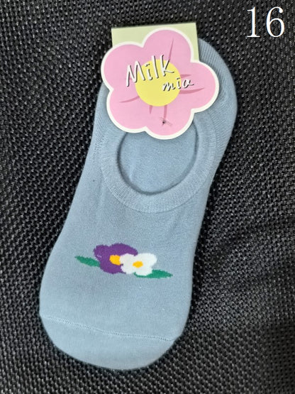 17 Options Colorful Ankle Socks With Cake/Apple/Bear/Puppy/Bowknot/Polka-dot/Striped Pattern/Floral Print