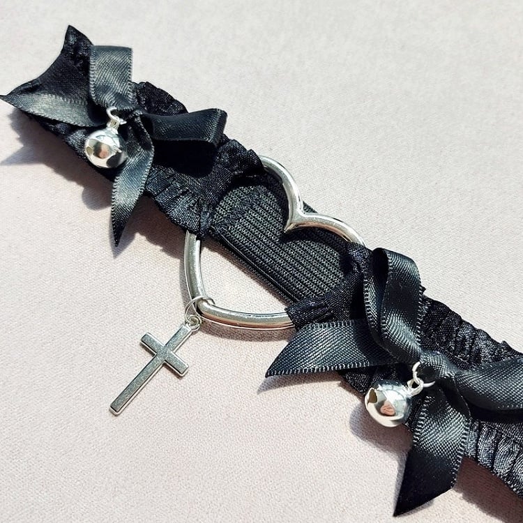 Black/White Punk Cross Charm Bowknot Details Garter