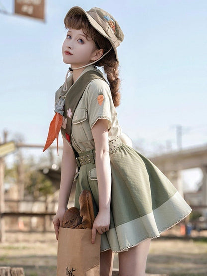 Green Ouji Box-Pleated Skirt with Waist Belt & Detachable Plush Bunny Tail – Sizes XS to 3XL