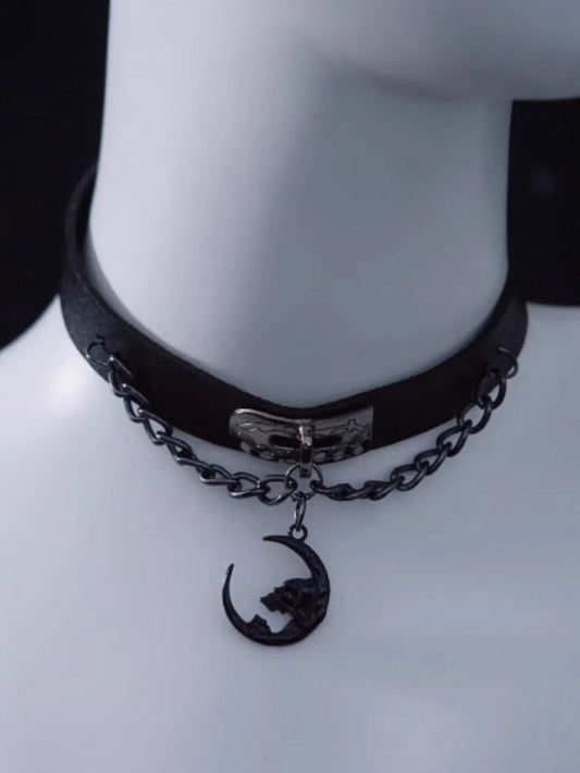 Gothic Black Moon Pendant PU Choker with Chains