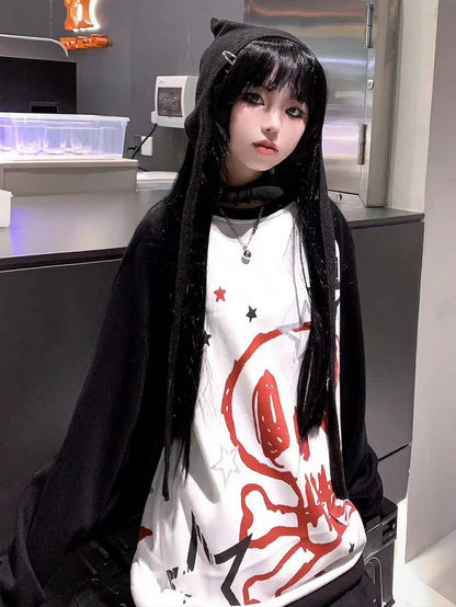 Skull and Stars Print Black and White Sweatshirt