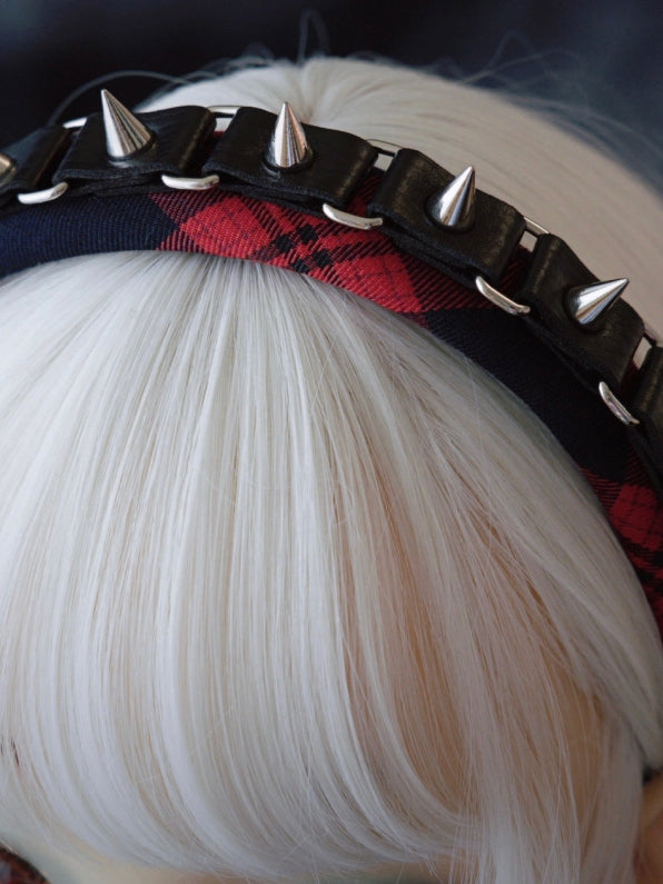 Black And Red Plaid Pattern Buckle With Studs Guitar Charm Design KC