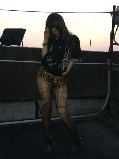 Black Y2K Punk T-Shirt with Subcultural Print & Leopard Collar