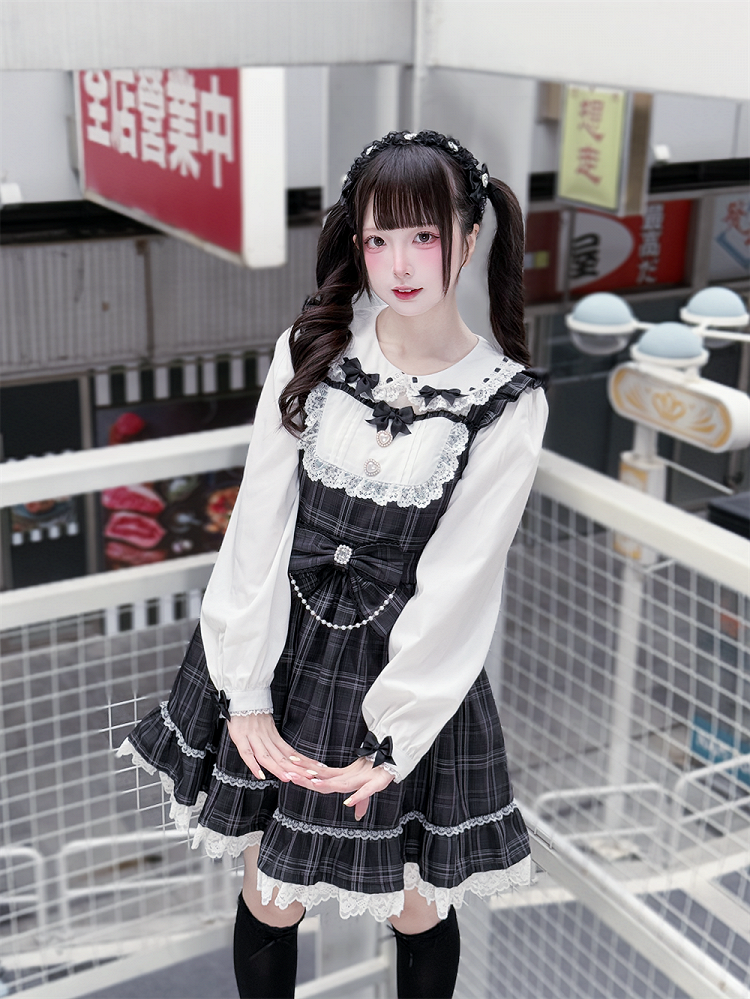 Black Jirai Kei Ruffled KC with Heart Rhinestones and Bow Accents