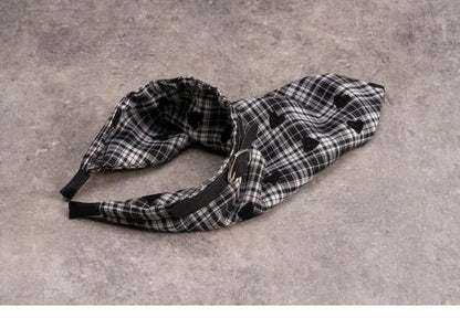 Heart Pattern Gothic Black and White Plaid Triangle Scarf KC