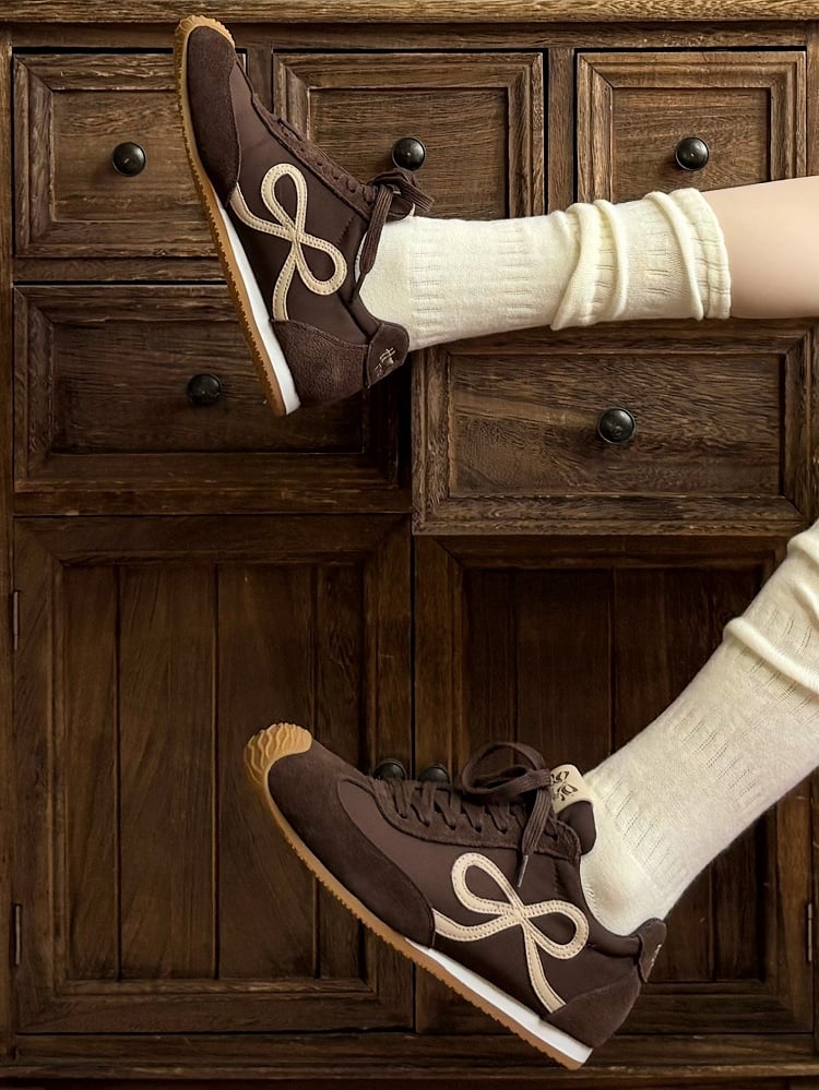 Brown Bowknot Design Front Lace-up Ties Sneakers