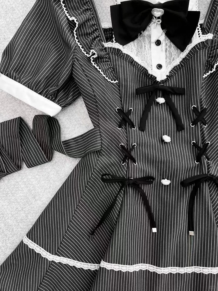 Jirai Kei Black Striped Set : Lace Patches Neckline Lace-up Waist Top + Shorts + Bowtie