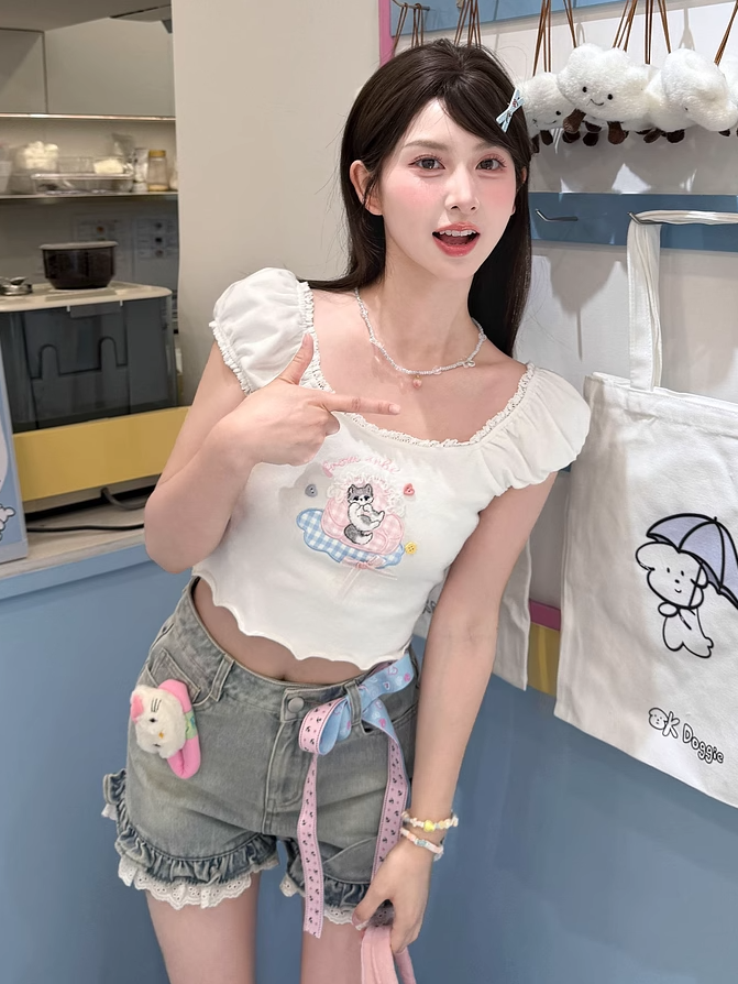 Adorable Cat Embroidery White Square Neckline and Short Puff Sleeves T-shirt