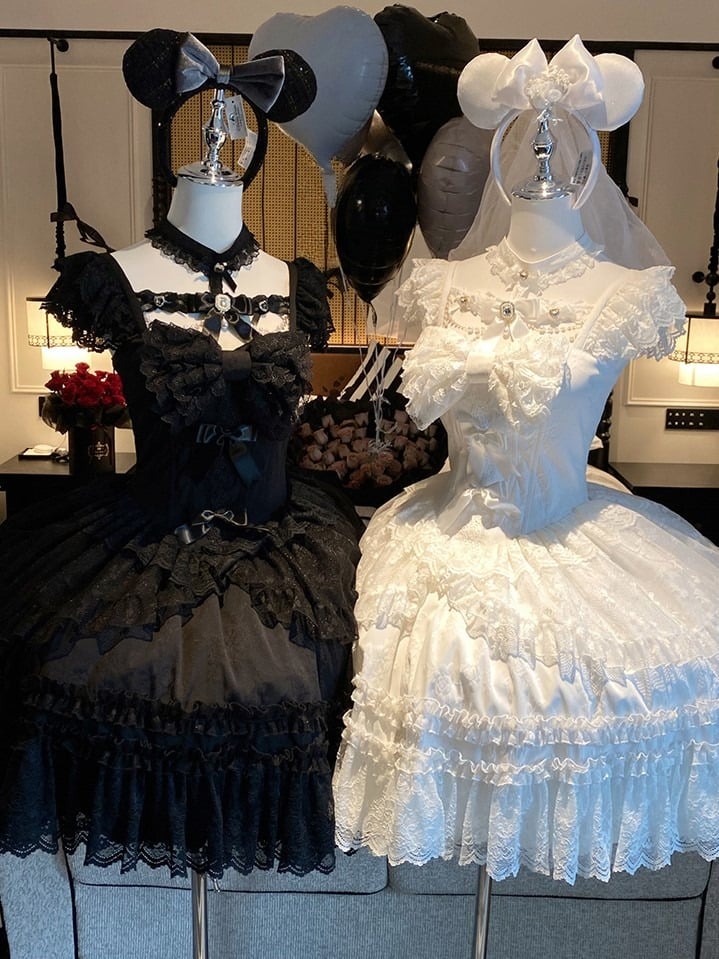 Beads and Rhinestones Neckline Design White Shiro Lolita Dress with Lace Trim and Bow Accents