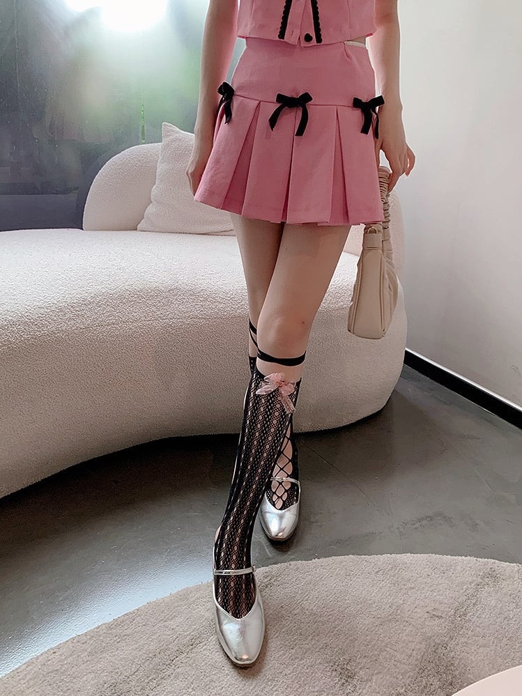 Black/White Bittersweet Cut-out Design Self-tie Strap Under-knee Stockings