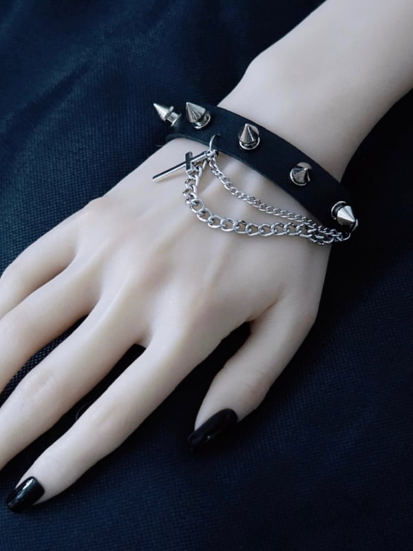 Black Gothic Cross And Chain Charm Studs Decorated Bracelet