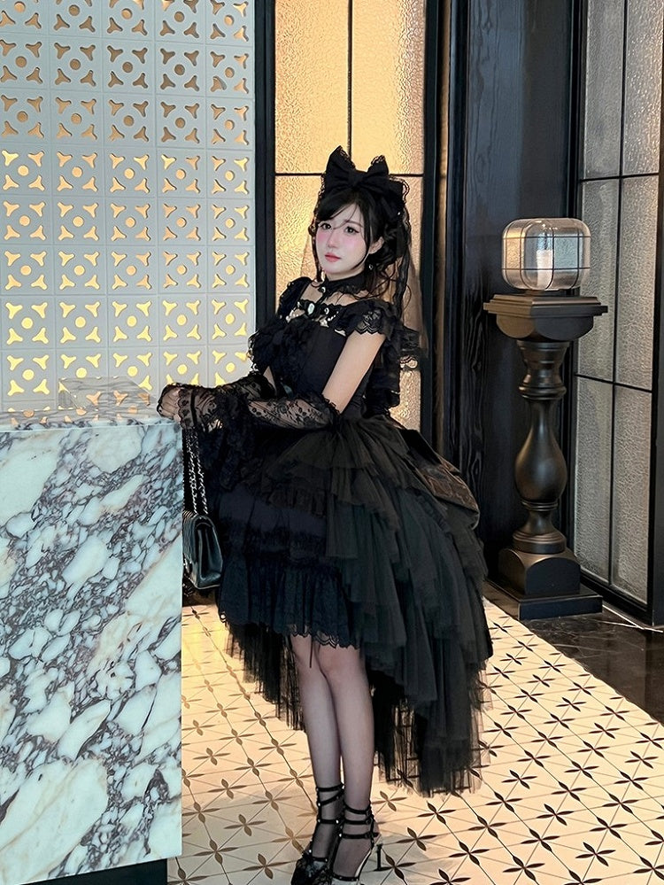 Beads and Rhinestones Neckline Design Black Kuro Lolita Dress with Lace Trim and Bow Accents