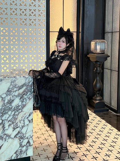 Beads and Rhinestones Neckline Design Black Kuro Lolita Dress with Lace Trim and Bow Accents
