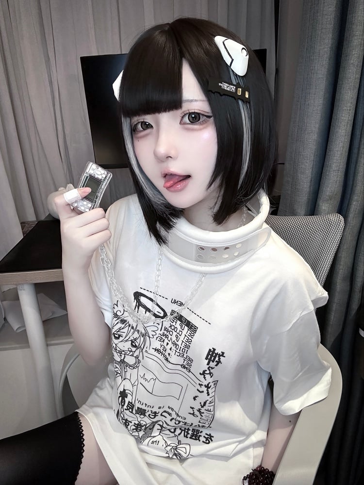 Jirai Kei Black/White Round Neck Cyberpunk Angel Print Cotton T-Shirt