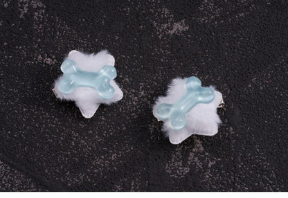 Bones Decorated White Plush Star-shaped Hairclips