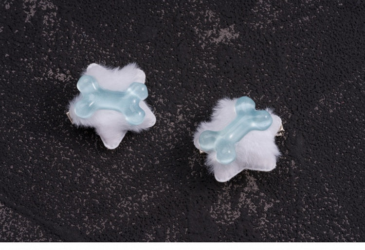 Bones Decorated White Plush Star-shaped Hairclips