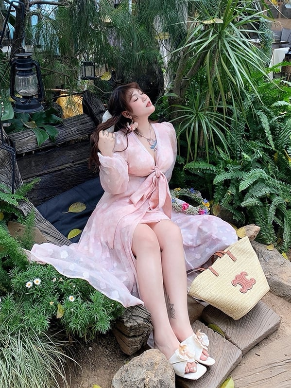 Plus Size Self-tie Bowknot Front Pink Peach Blossom Print Holiday Dress