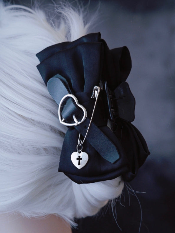 Black Gothic Bowknot Claw Clip Buckle Decorated with Heart Charm