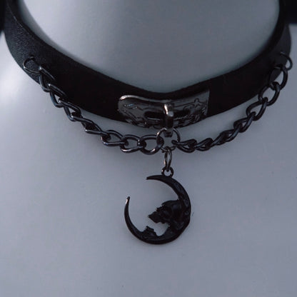 Gothic Black Moon Pendant PU Choker with Chains