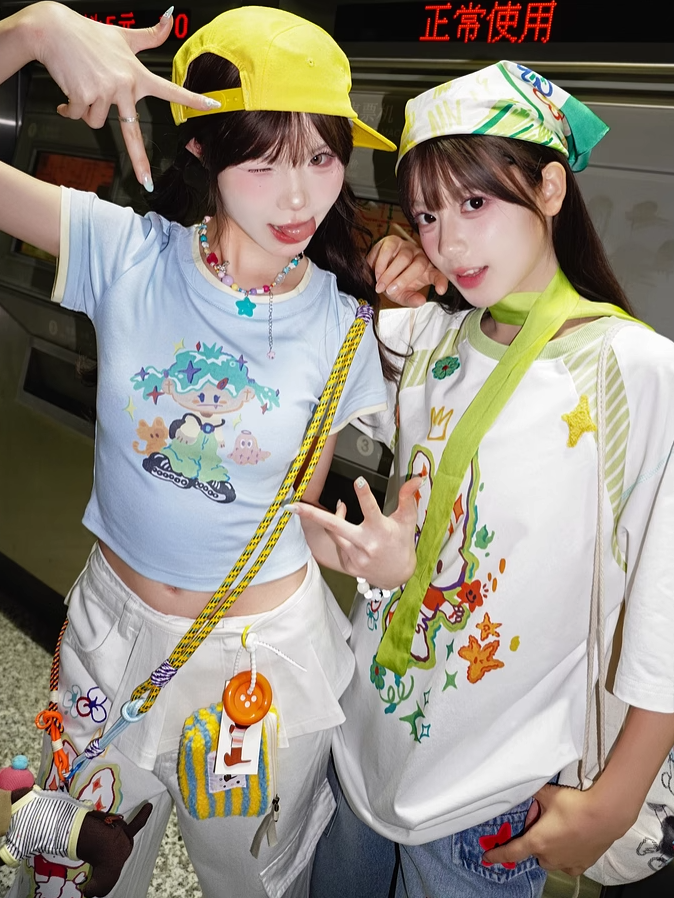 Cartoon Girl Print Blue Round Neck Cropped T-shirt with Free Necklace