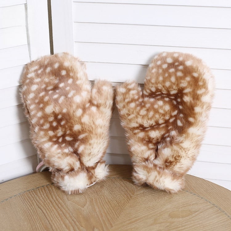 A Pair of Cute Deer-Spot Pattern Plush Warm Gloves