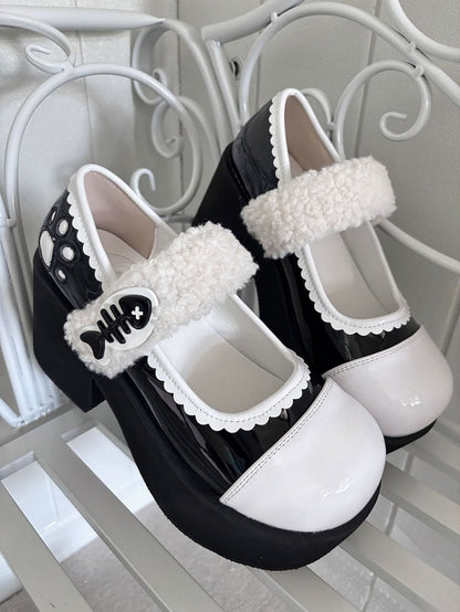 Black Jirai Kei Claw Fishbone Design Platform Shoes
