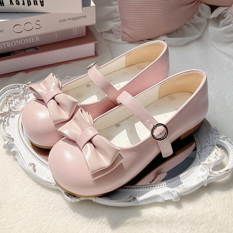 Circle Closure & Bow at Top Round Toe Low-heel Mary Janes in Sweet Lolita