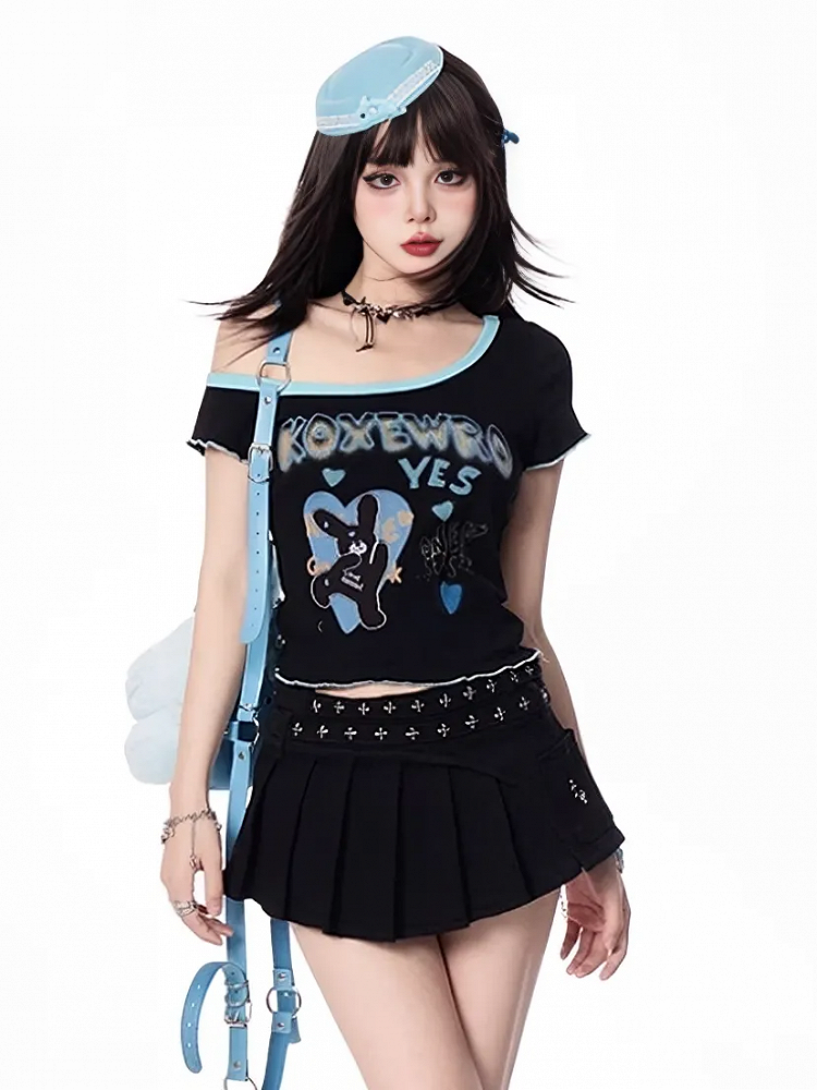 Black Low Waist Stud Details Mini Pleated Skirt