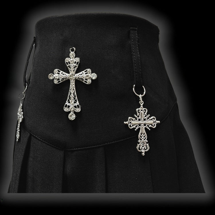 Y2K Black Cross Charms High Waist Studs Design Punk Pleated Skirt