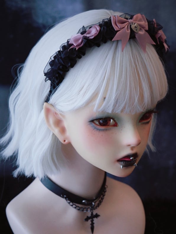 Black And Pink Ruffle Trim Bowknots With Heart Details KC