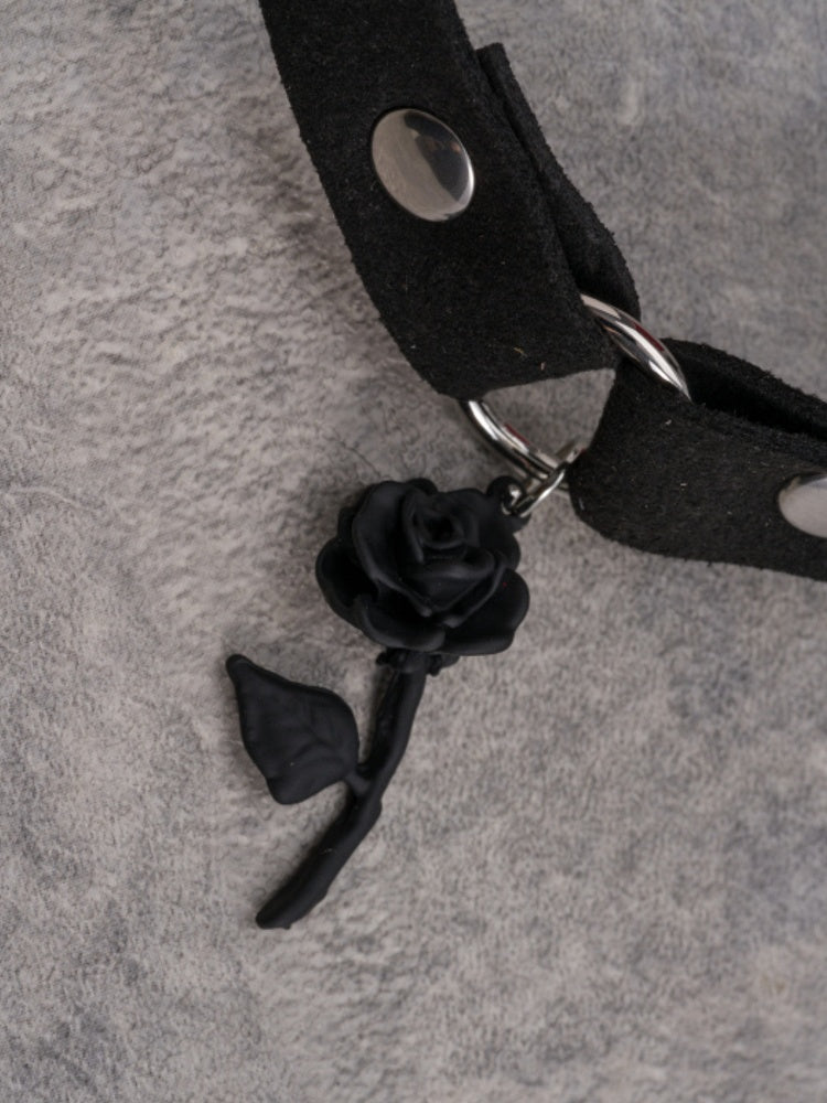 Black Gothic Studs Decorated Rosette Pendant Choker