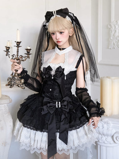Black and White Bows Decorated Tiered Skirt Gothic Lolita Dress