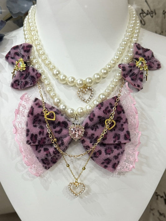 4 Color Options Leopard Pattern Rhinestone Heart And Bowknot Pendant Beaded Necklace