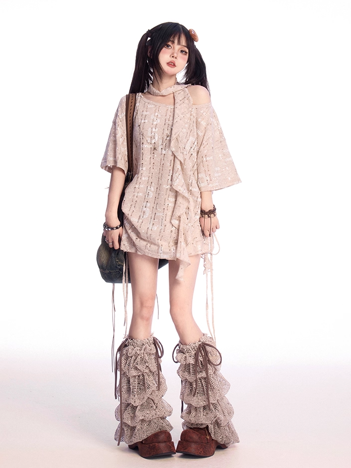 Khaki Asymmetrical Neckline Letter Print Distressed Holes T-shirt with Free Scarf