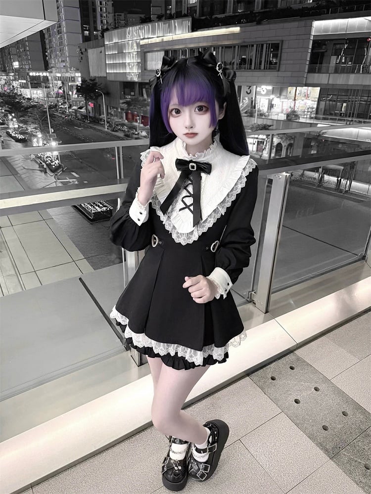 Jirai Kei Black & White Two-Piece Set | Lace Trim Top with Heart Buckles Waist & Matching Shorts