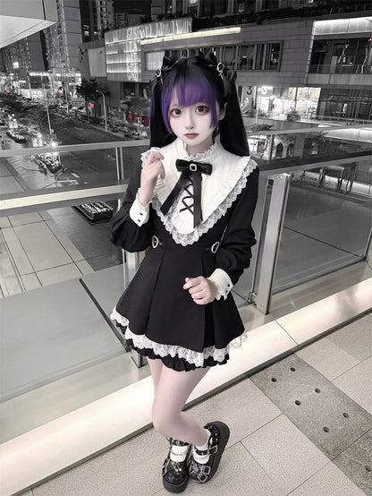 Jirai Kei Black & White Two-Piece Set | Lace Trim Top with Heart Buckles Waist & Matching Shorts