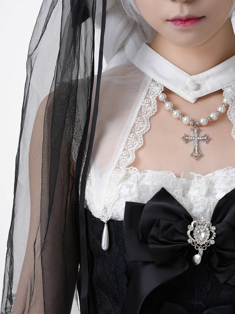 White Gothic Pointed Collar
