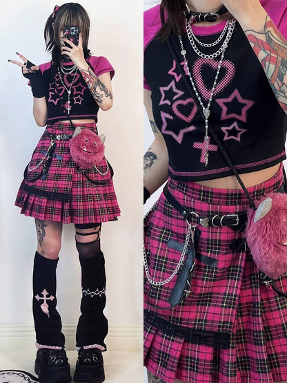 Stars and Sweethearts Print Black and Pink Cropped T-shirt