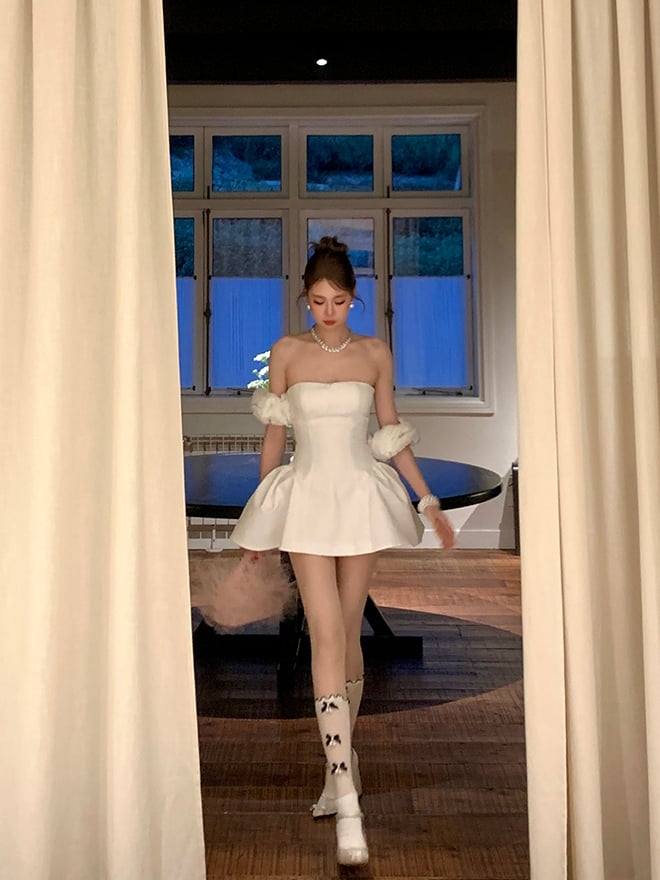 White/Black/Gray Beaded Charm Bowknot Details Calf Socks