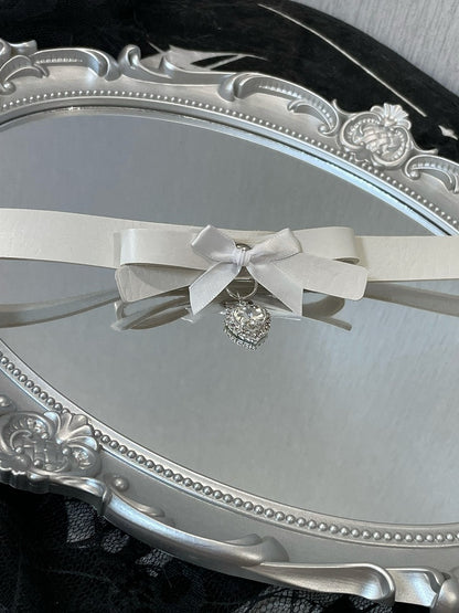 Black/White Rhinestone Heart Pendant Bowknot Design Choker