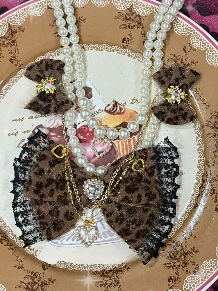 4 Color Options Leopard Pattern Rhinestone Heart And Bowknot Pendant Beaded Necklace