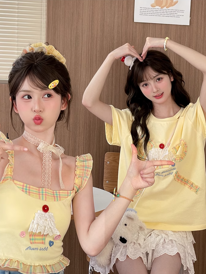 Yellow Ruffled Big Bowknot Tiered Lace Cake Design Cotton T-shirt