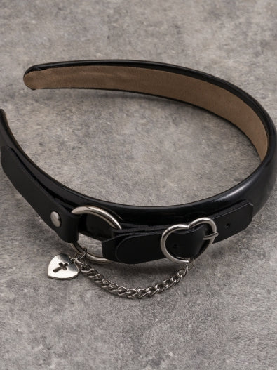 Black Gothic Buckle Decorated With Heart Charm KC