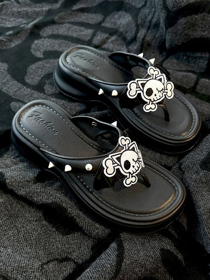 Black and White Bat Wings Skeleton Applique Flip-flops Gothic Summer Slippers